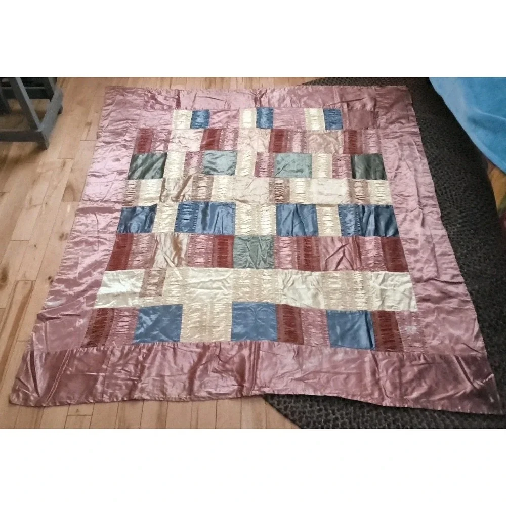 Antique Very‎ Old Estate Find Handmade Silk Satin Lap Bed Quilt 64x69